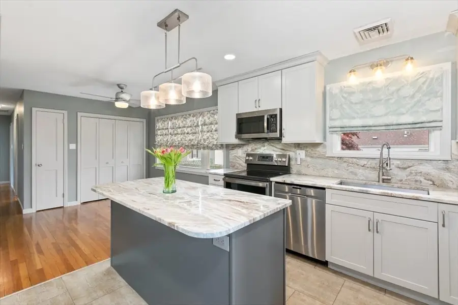 15 Erhardt Terrace, Methuen, MA 01844 - #3