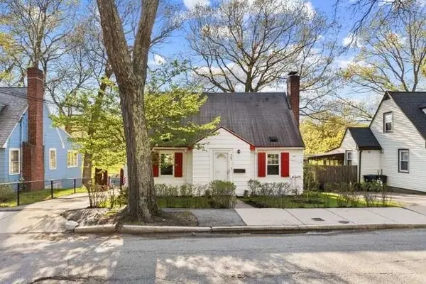 567 Poplar St, Boston, MA 02131