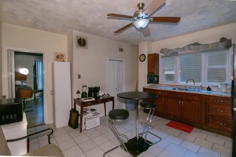 19 Glenwood St, Brockton, MA 02301 - #2