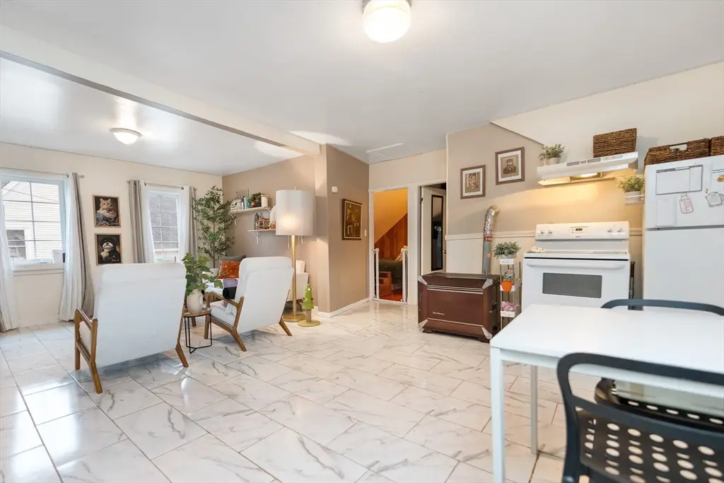518 Lonsdale Avenue, Pawtucket, RI 02863 - #1