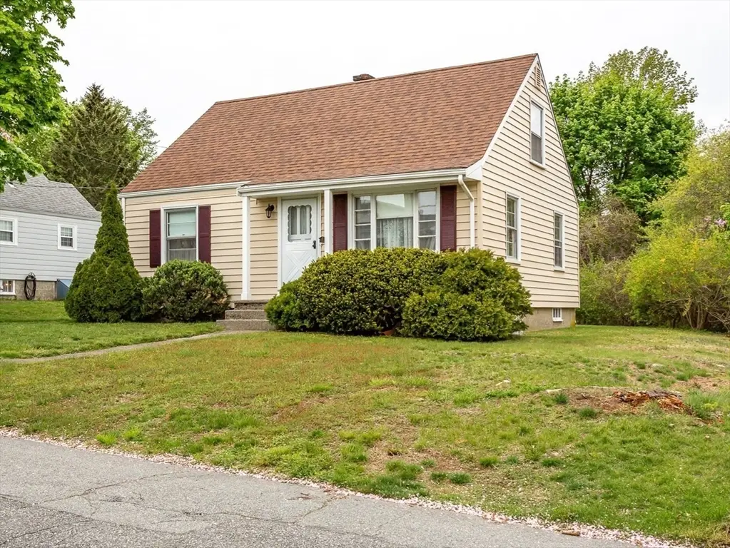 4 Merton St, Somerset, MA 02726 - #1