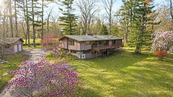 262 South Street, Carlisle, MA 01741