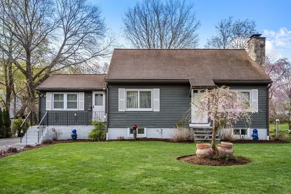 40 Manor Rd, Shrewsbury, MA 01545