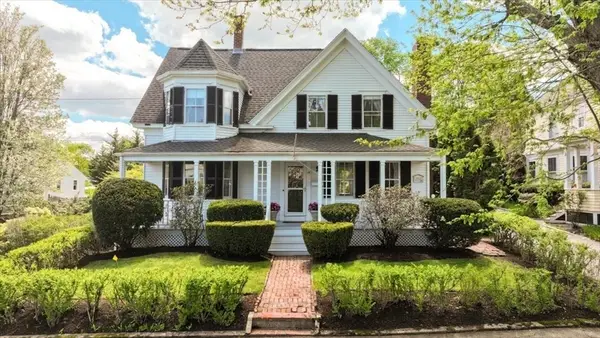 18 Cottage Street, Hingham, MA 02043