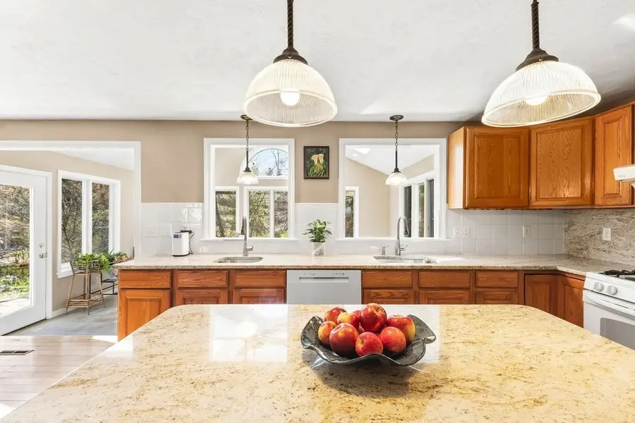 192 Fairway Dr, Attleboro, MA 02703 - #2