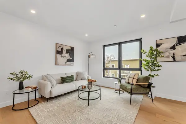 3992 Washington St #303, Boston, MA 02131
