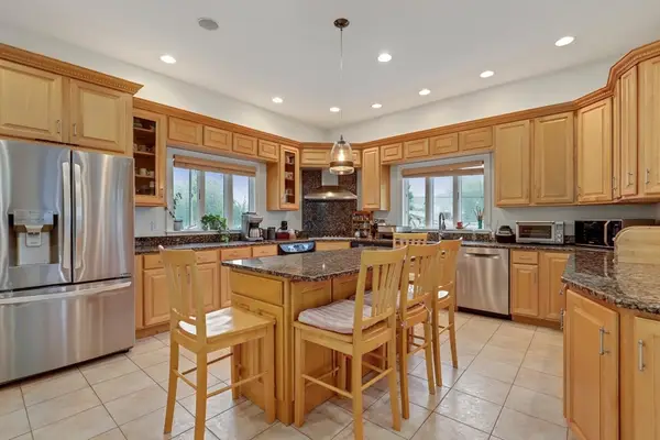 13 Essex St #2, Lynn, MA 01902