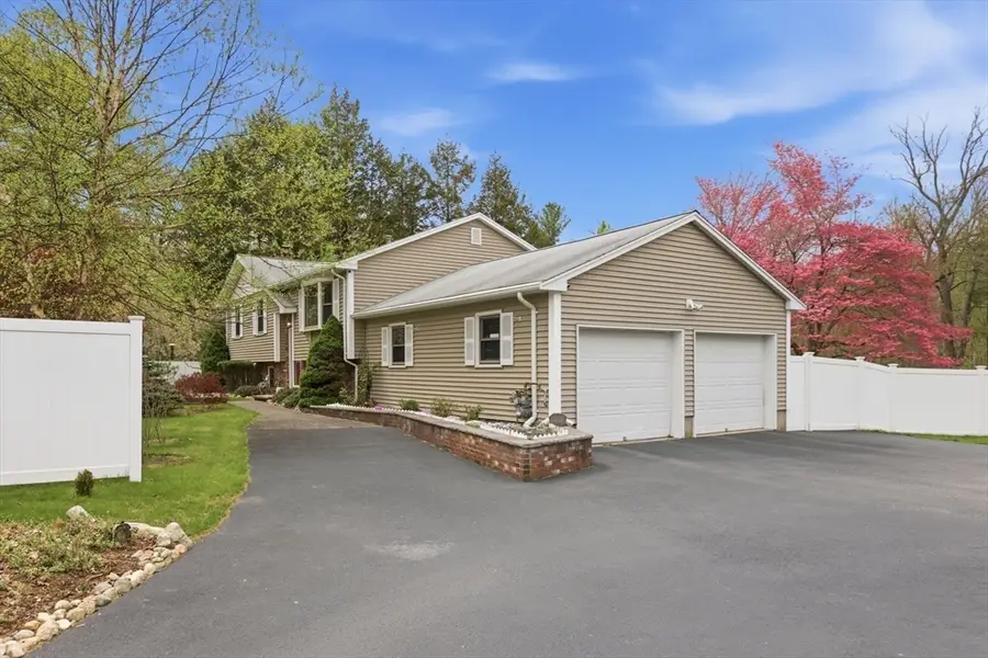 2 Sandspur Ln, North Reading, MA 01864 - #2