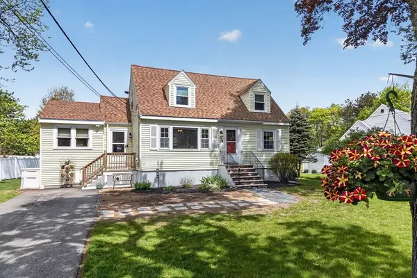 34 Andover St, Wilmington, MA 01887