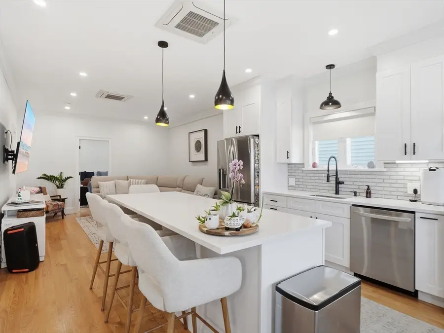 453 Frankfort St, Boston, MA 02128 - #3