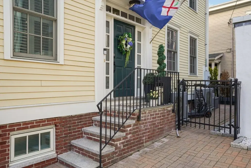 127 High St, Boston, MA 02129 - #1