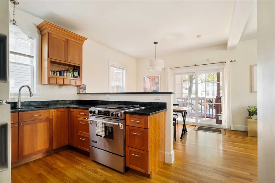 52 Plymouth St #1, Cambridge, MA 02141 - #2