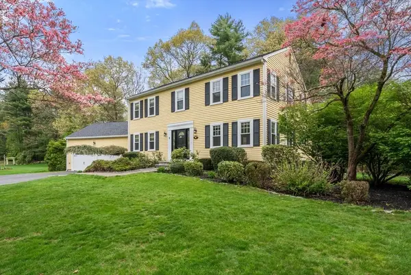 5 Blackhorse Ln, Hingham, MA 02043