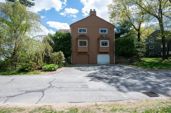 2 Loyalist Dr #2, Uxbridge, MA 01569