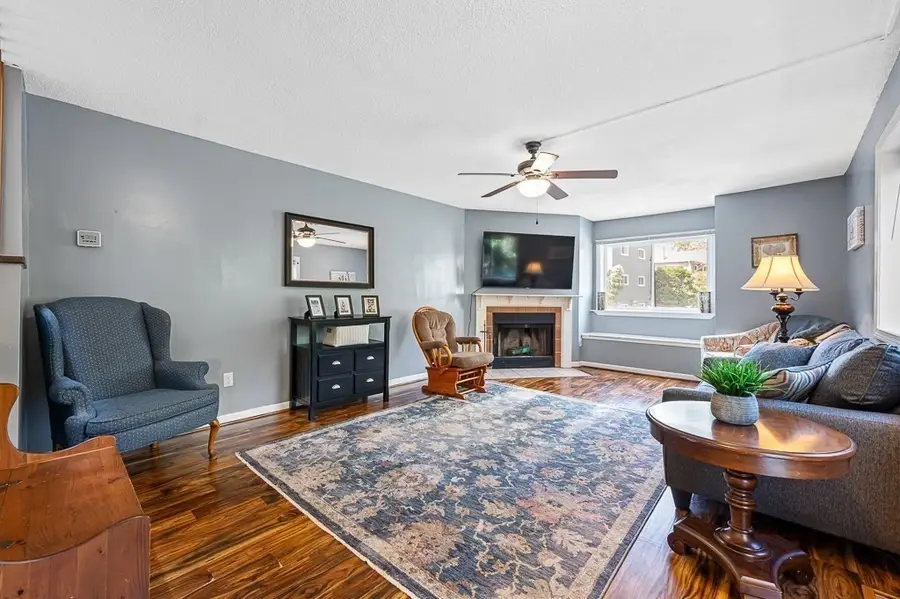 2 Loyalist Dr #2, Uxbridge, MA 01569 - #3