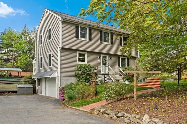 7 Byfield Rd, Groveland, MA 01834