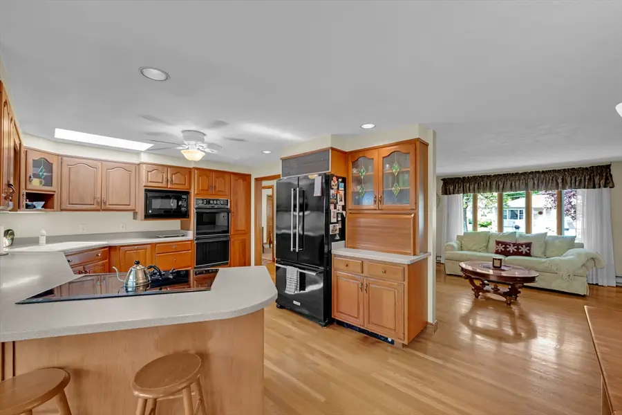 45 Lake St, Shrewsbury, MA 01545 - #3