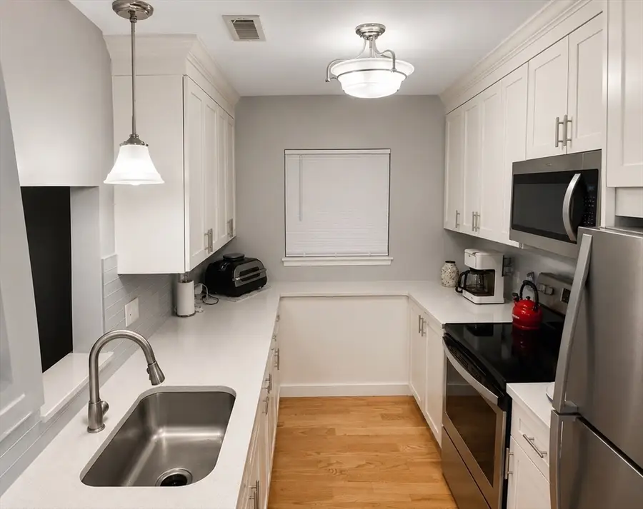 229 Lake St #D, Weymouth, MA 02189 - #2