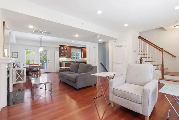 218 South #9, Waltham, MA 02453