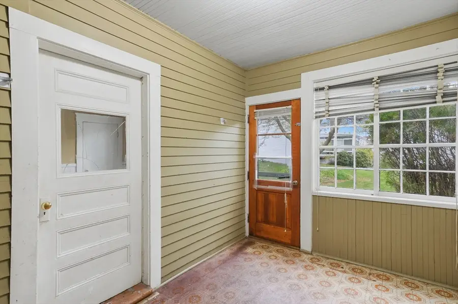 104 Bedford Avenue, Lowell, MA 01854 - #3