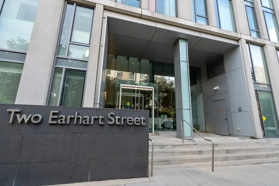 2 Earhart Street #PH6, Cambridge, MA 02141 - #2