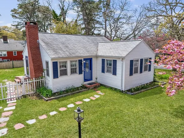 1 Gilbert Rd, Dennis, MA 02639