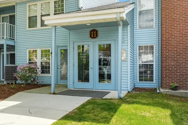 11 Walden Dr #10, Natick, MA 01760