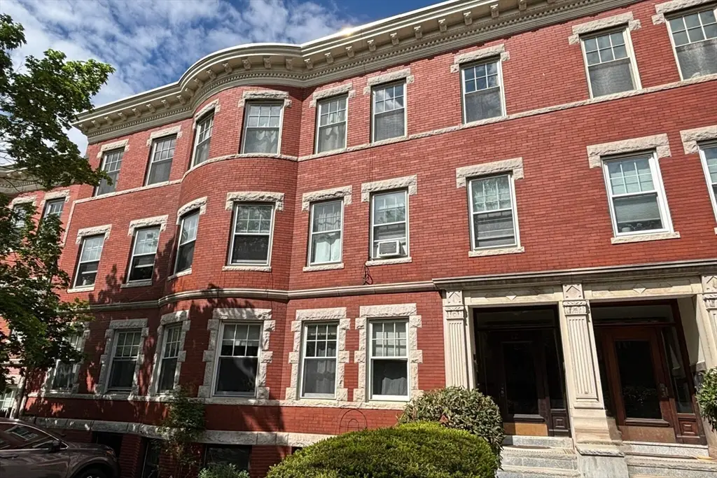 12 Colbourne Cres #12, Brookline, MA 02445 - #1