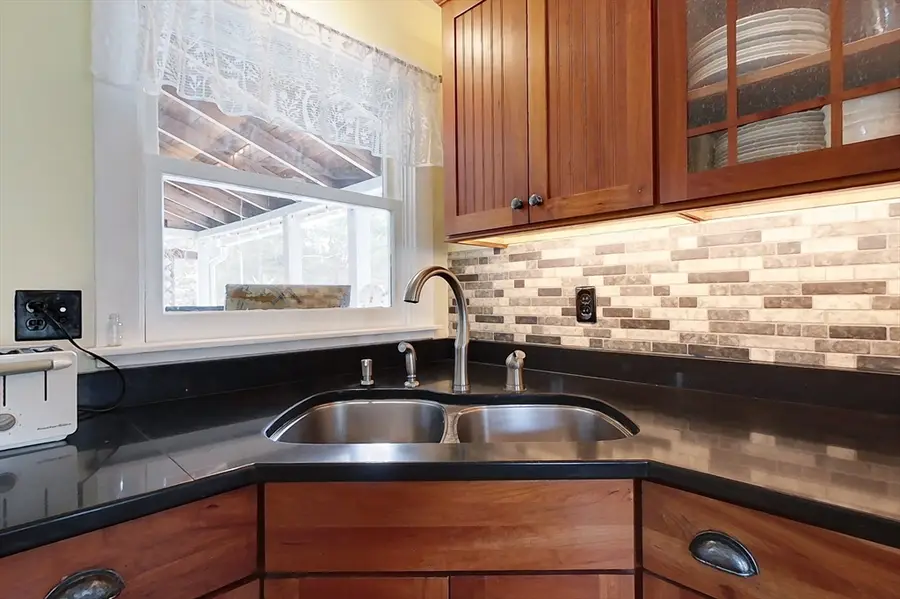 41 Brookline St, Townsend, MA 01469 - #3