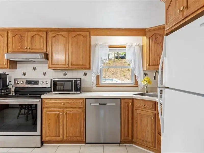 3 Holmes St, Halifax, MA 02338 - #3