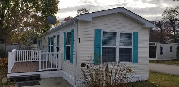 1 Second Ave #1, Bourne, MA 02559
