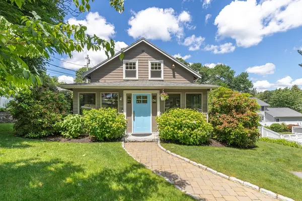 2 Parkwood Road, Lynnfield, MA 01940