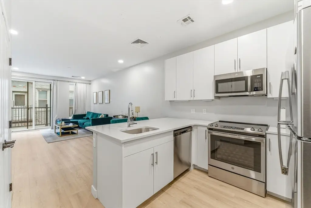 157 Chestnut St #203, Chelsea, MA 02150 - #1