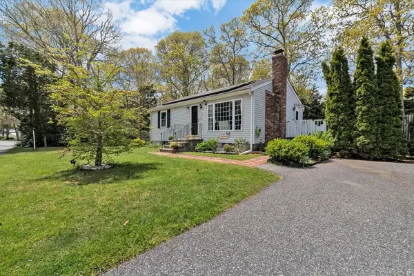 104 Highland St, Mashpee, MA 02649