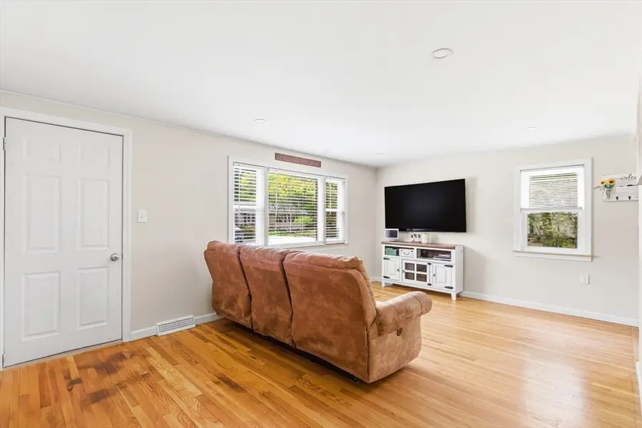 40 Rocky Gutter St, Middleboro, MA 02346 - #3