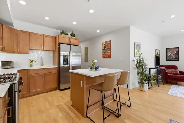 135 Willow Ave #4, Somerville, MA 02144