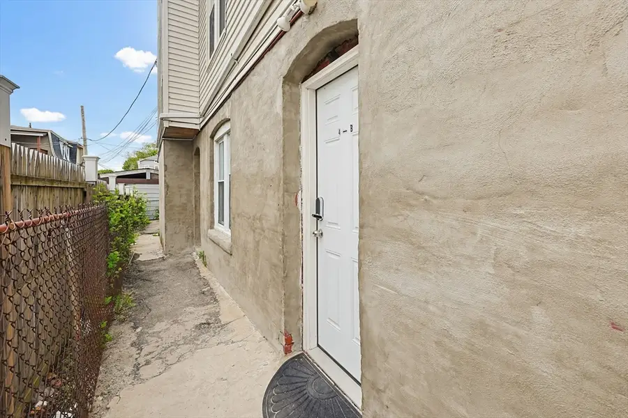 22 Hollywood St #4B, Worcester, MA 01610 - #3