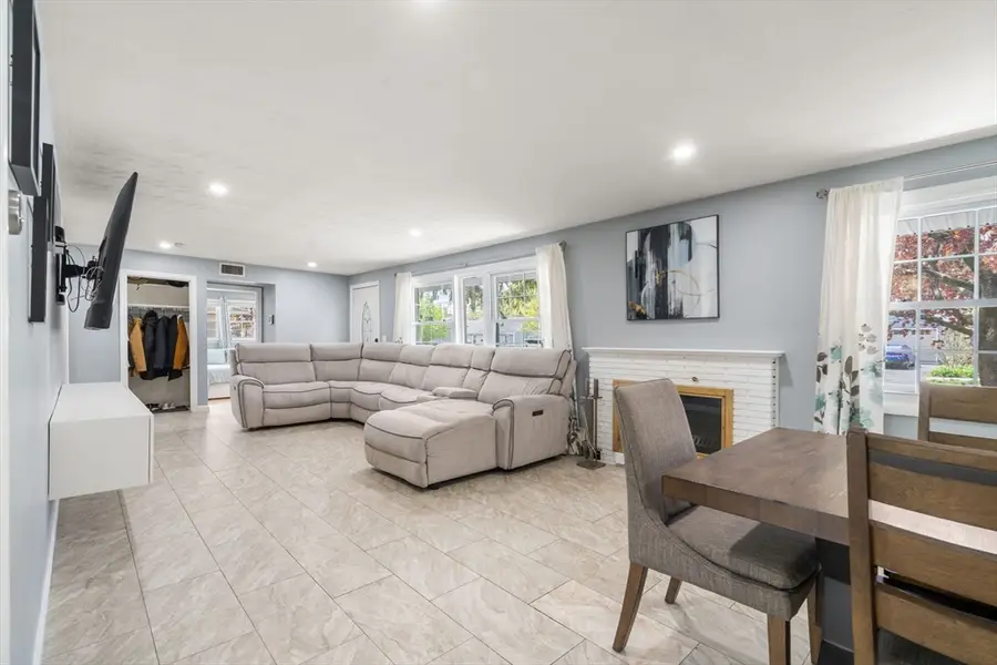 26 Winifred Ave, Worcester, MA 01602 - #3