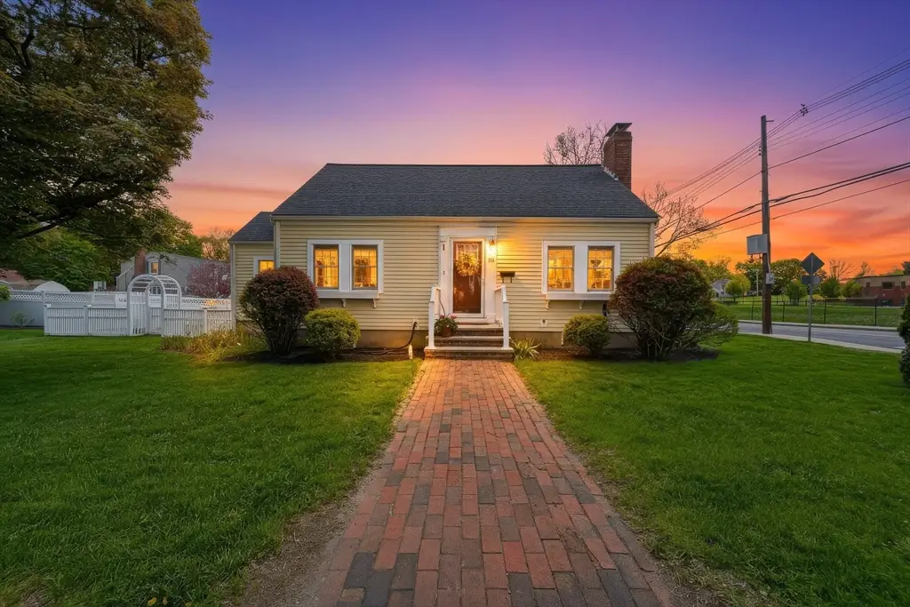 28 Myopia Rd, Stoneham, MA 02180 - #1