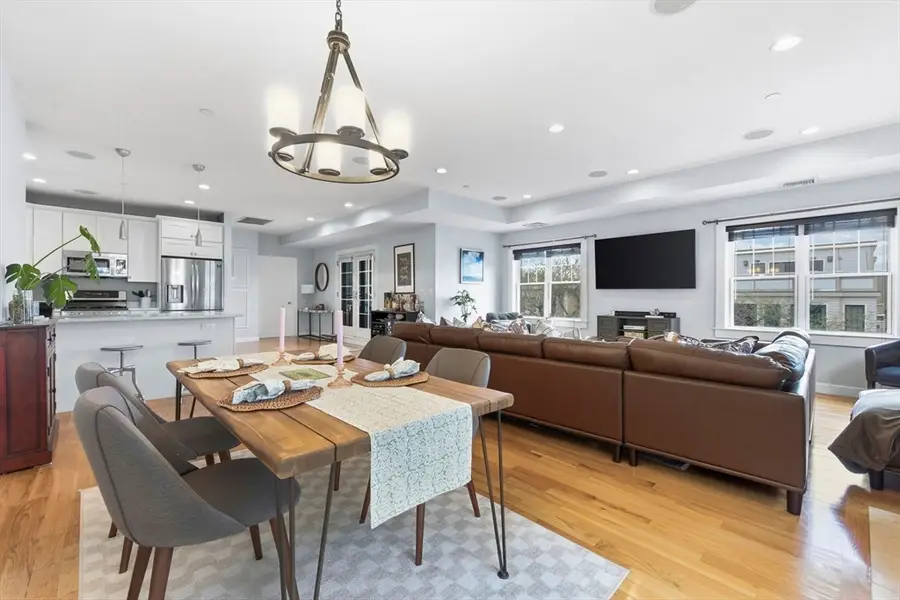 345 W Broadway #8, Boston, MA 02127 - #3