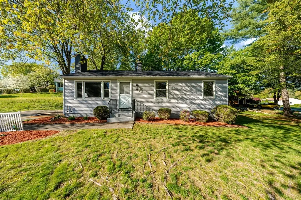 20 Meadowbrook Dr, Easthampton, MA 01027 - #1