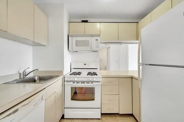 44 Washington St #1103, Brookline, MA 02445 - #3
