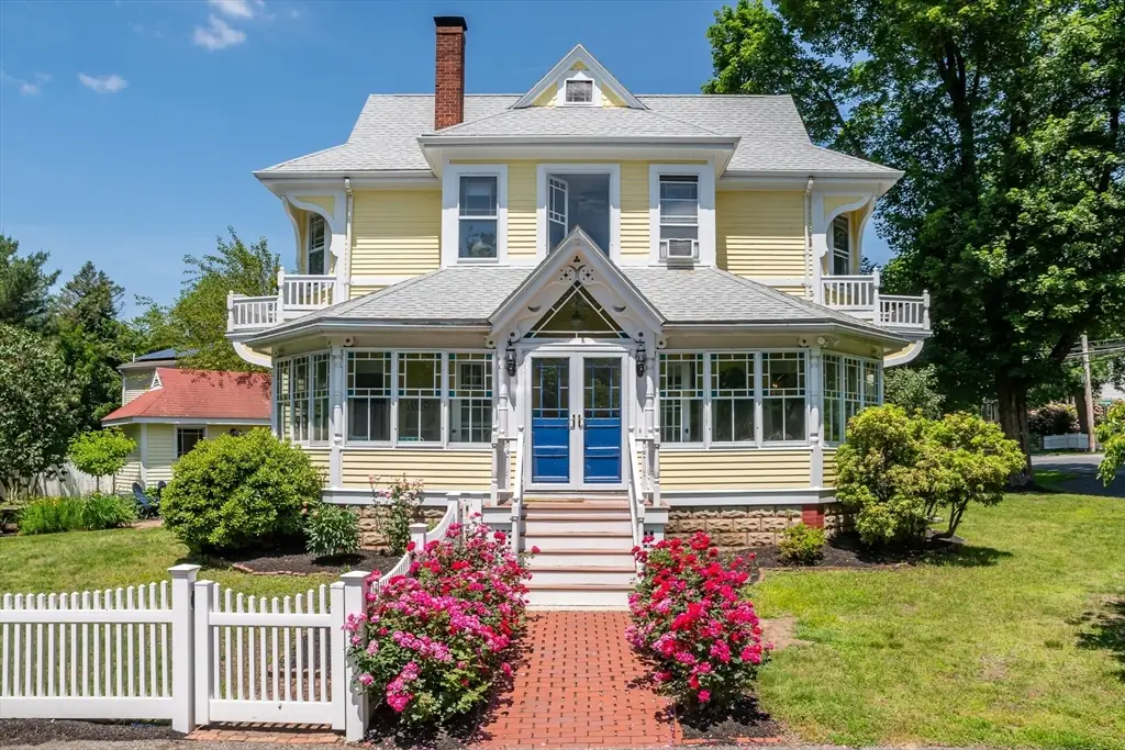 8 Charles St, Natick, MA 01760 - #1