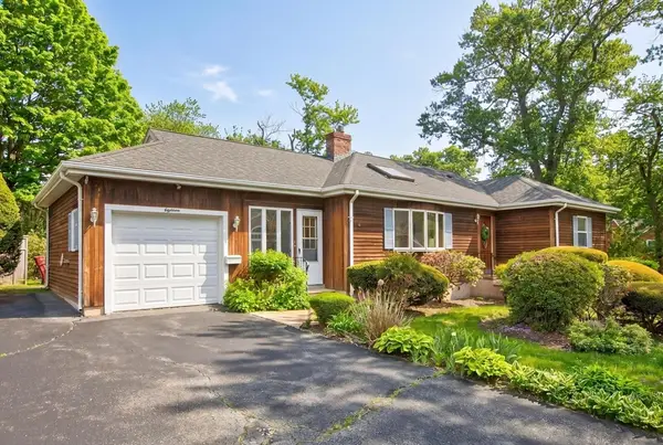 18 Williams Rd, Lynnfield, MA 01940