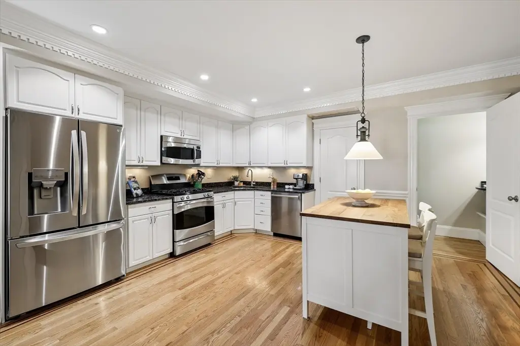 578 E Broadway #1, Boston, MA 02127 - #1
