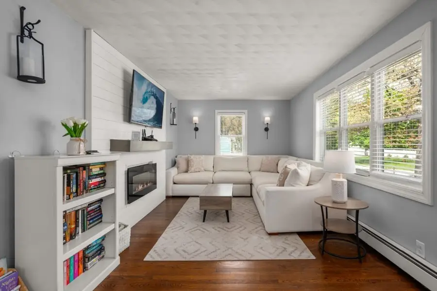 497 Foster Rd, Tewksbury, MA 01876 - #2
