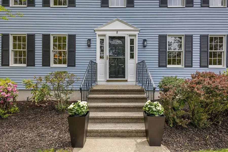 8 Autumn Ln, Natick, MA 01760 - #2