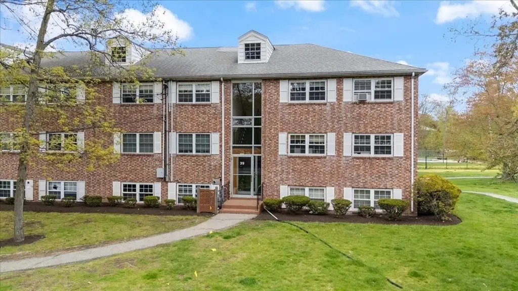 39 Farrwood Ave #1, North Andover, MA 01845 - #1