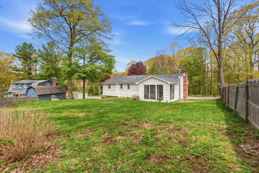 28 Mayflower Cir, Leicester, MA 01524 - #2