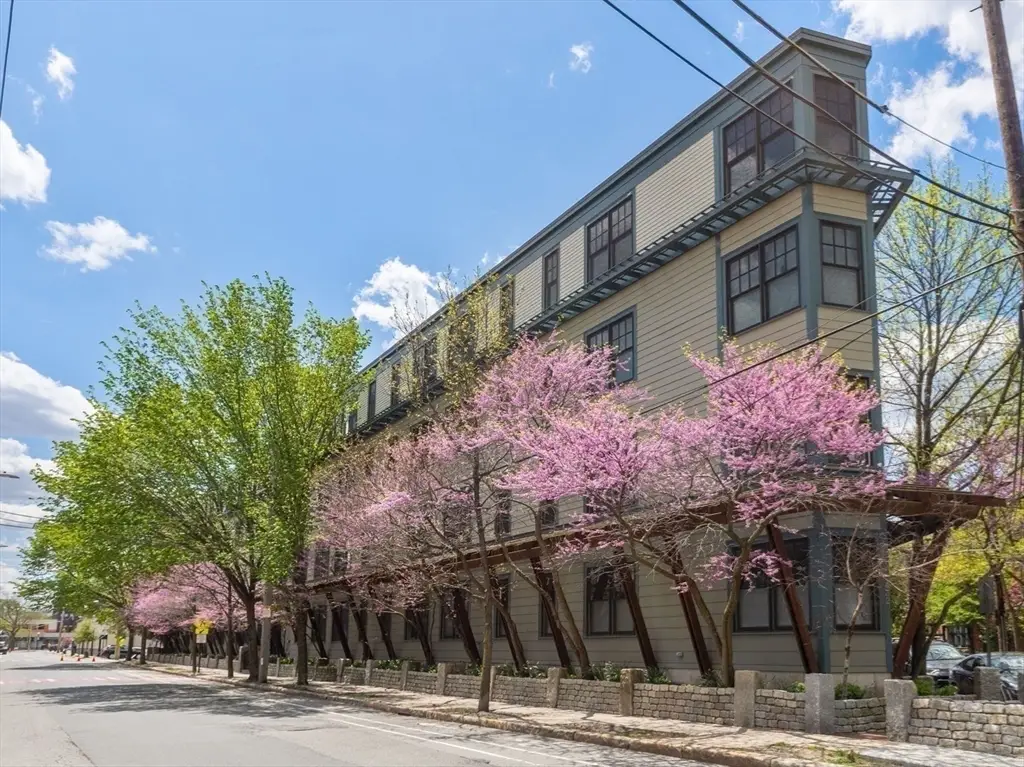 432 Norfolk St #2F, Somerville, MA 02143 - #1